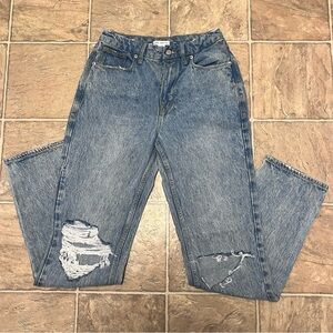 Good American Light Blue Distressed Boyfriend Jeans size 27